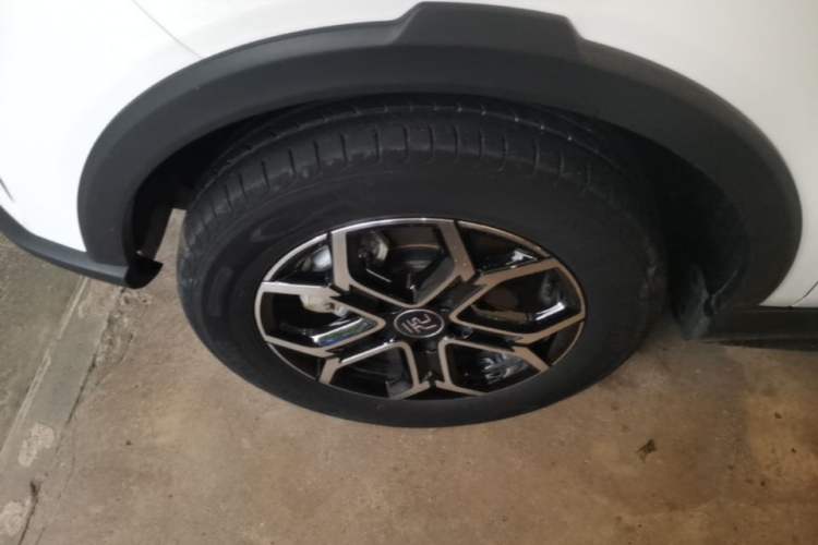 Used BYD Yuan Pro 2023 401KM Luxury Version Left Front Wheel Hub