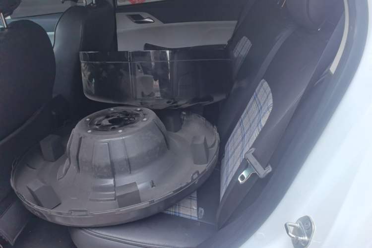 Used BYD Yuan Pro 2023 401KM Luxury Version Left Rear Seat