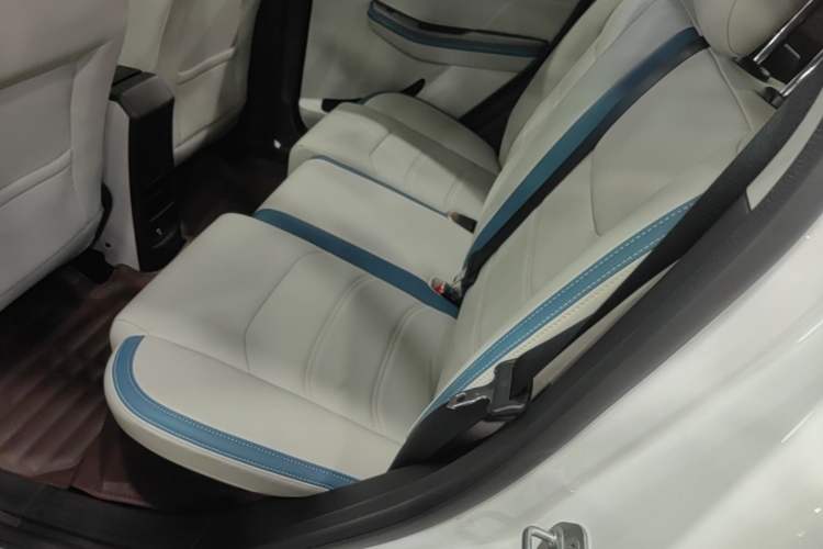 Used BYD Yuan Pro 2023 401 km Deluxe Version Left Rear Seat