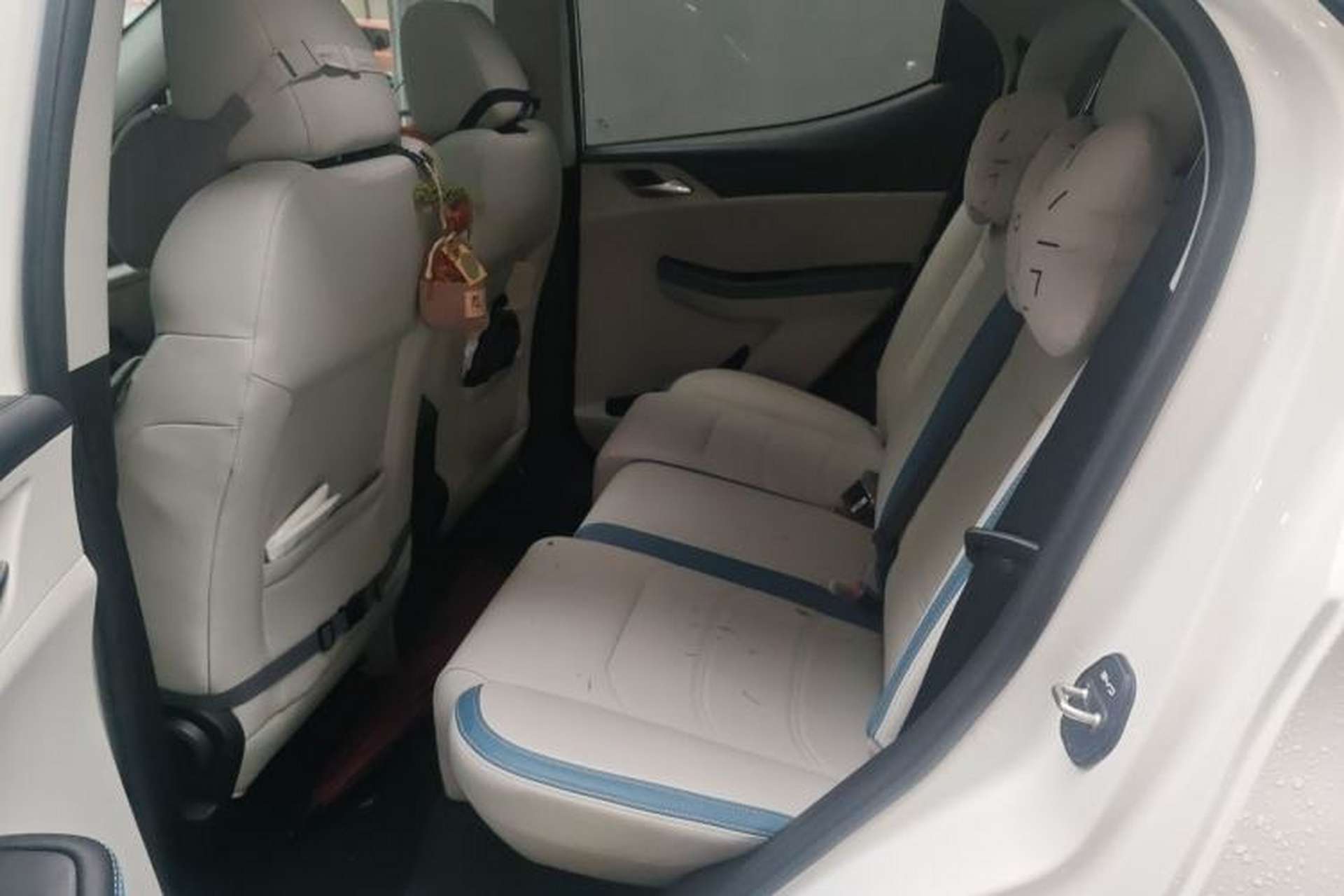 Used BYD Yuan Pro 2023 401 km Deluxe Version Left Rear Seat