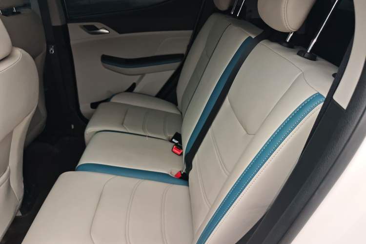 Used BYD Yuan Pro 2023 401 km Deluxe Version Left Rear Seat