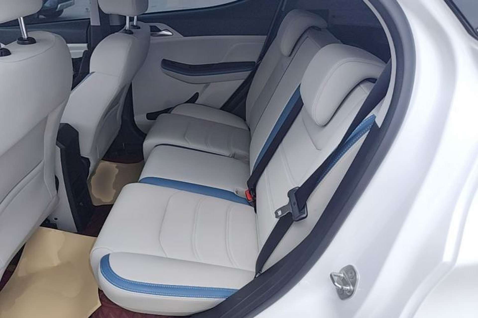 Used BYD Yuan Pro 2023 401KM Luxury Version Left Rear Seat
