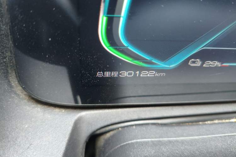 Used BYD Yuan Pro 2023 320KM Luxury Version Odometer Close Up