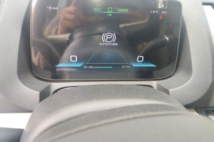 Used BYD Yuan Pro 2023 320KM Luxury Version Odometer Close Up