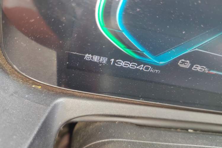 Used BYD Yuan Pro 2023 320KM Luxury Version Odometer Close Up