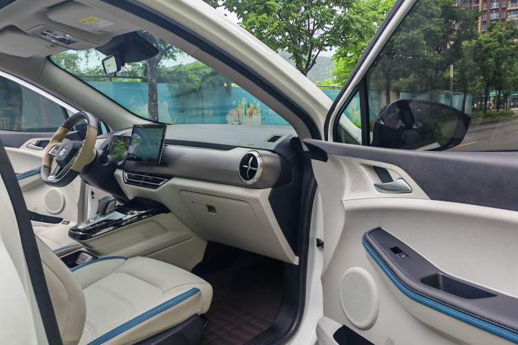 Used BYD Yuan Pro 2023 401 km Deluxe Version Right Front Seat