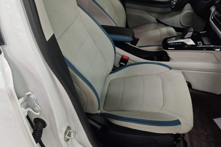 Used BYD Yuan Pro 2023 401 km Deluxe Version Right Front Seat