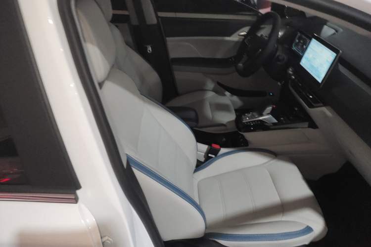 Used BYD Yuan Pro 2023 401 km Deluxe Version Right Front Seat