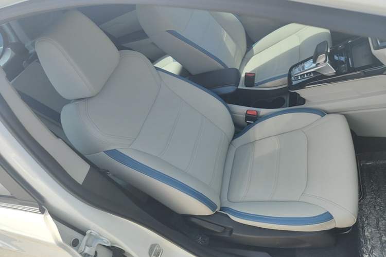 Used BYD Yuan Pro 2023 401KM Luxury Version Right Front Seat