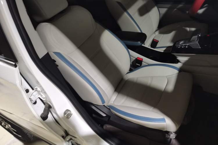 Used BYD Yuan Pro 2023 401KM Luxury Version Right Front Seat