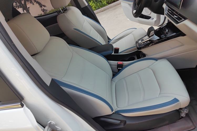 Used BYD Yuan Pro 2023 320KM Luxury Version Right Front Seat