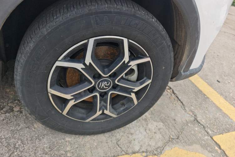 Used BYD Yuan Pro 2023 401 km Deluxe Version Right Front Wheel Hub
