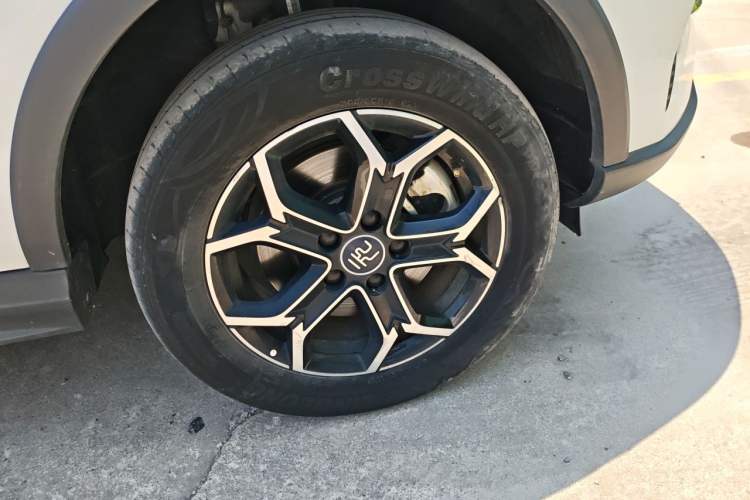 Used BYD Yuan Pro 2023 401KM Luxury Version Right Front Wheel Hub