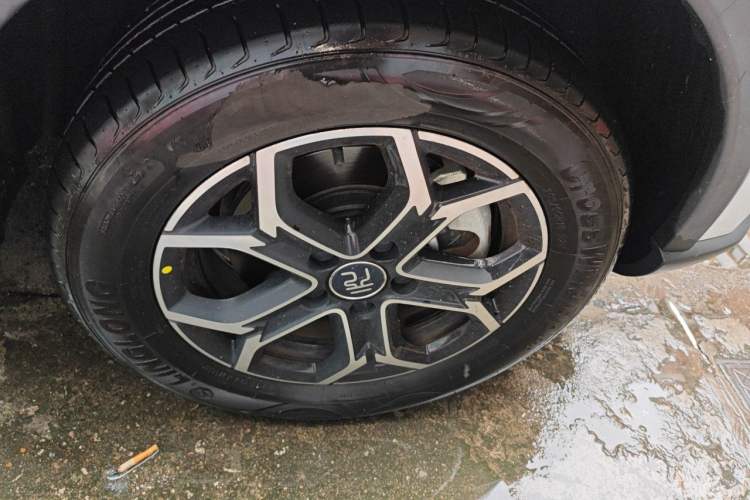 Used BYD Yuan Pro 2023 401 km Deluxe Version Right Front Wheel Hub