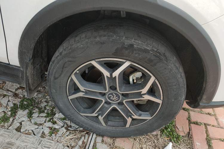 Used BYD Yuan Pro 2023 401KM Luxury Version Right Front Wheel Hub