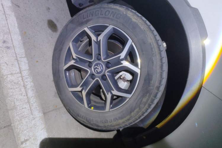 Used BYD Yuan Pro 2023 401KM Luxury Version Right Front Wheel Hub