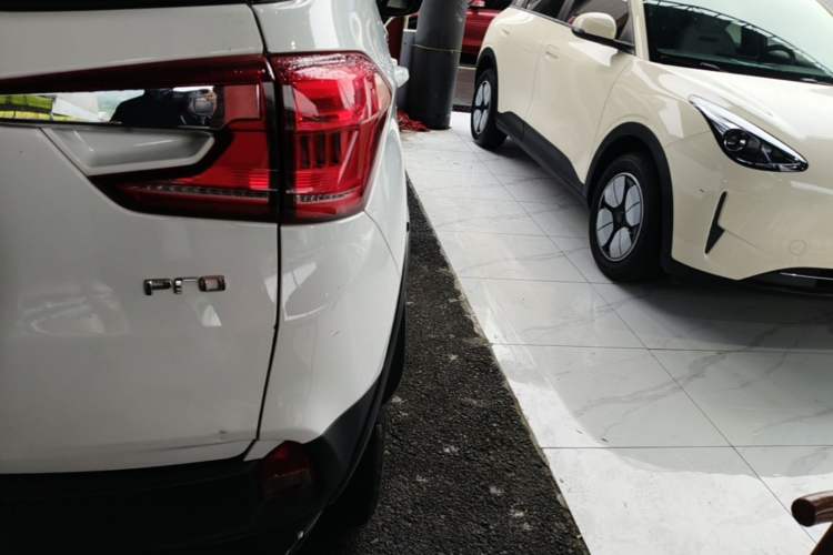 Used BYD Yuan Pro 2023 401 km Deluxe Version Right Rear Taillight