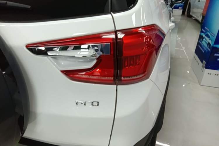Used BYD Yuan Pro 2023 401 km Deluxe Version Right Rear Taillight
