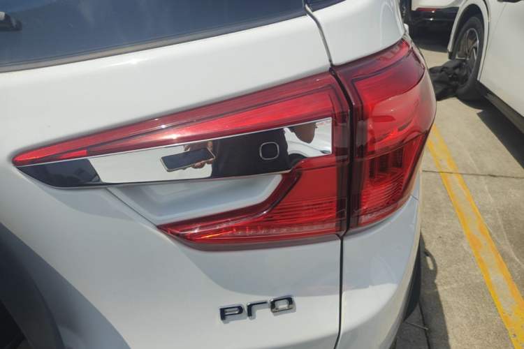 Used BYD Yuan Pro 2023 401KM Luxury Version Right Rear Taillight
