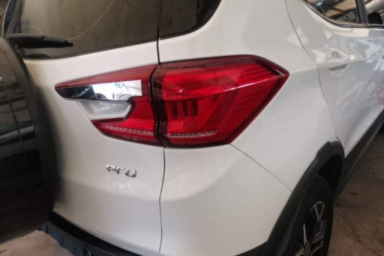 Used BYD Yuan Pro 2023 401KM Luxury Version Right Rear Taillight