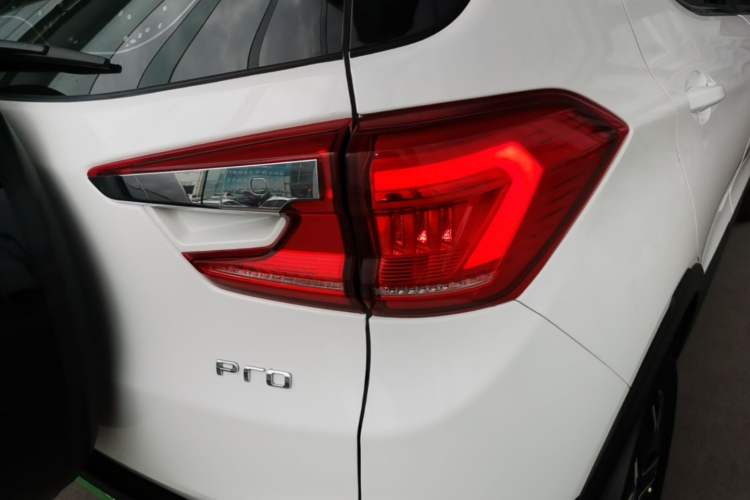 Used BYD Yuan Pro 2023 401KM Luxury Version Right Rear Taillight