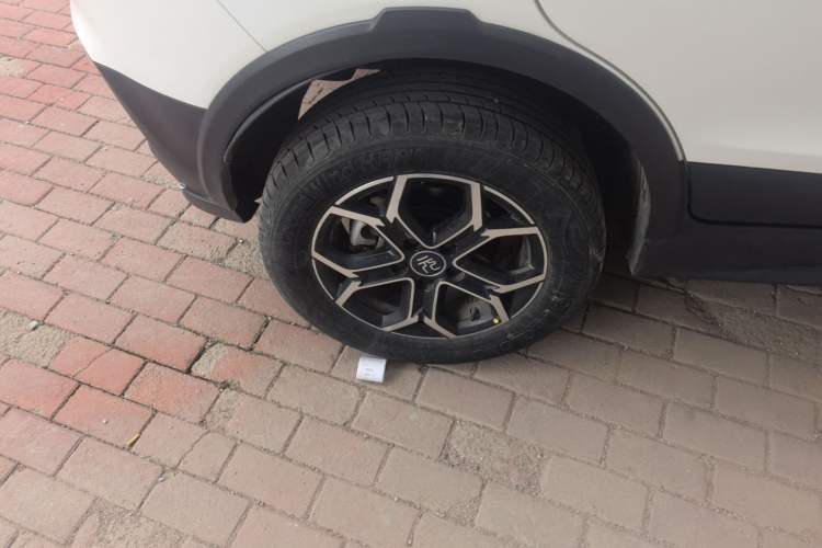 Used BYD Yuan Pro 2023 401KM Luxury Version Right Rear Wheel Hub