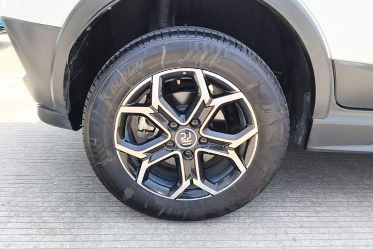 Used BYD Yuan Pro 2023 401KM Luxury Version Right Rear Wheel Hub