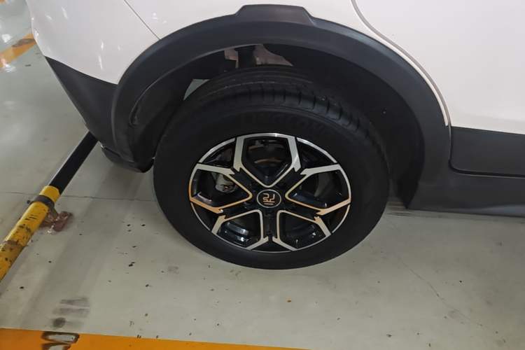 Used BYD Yuan Pro 2023 401KM Luxury Version Right Rear Wheel Hub