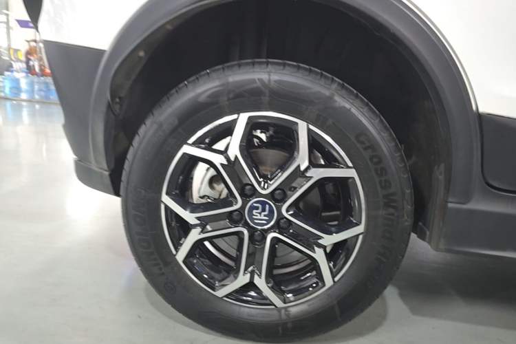 Used BYD Yuan Pro 2023 401KM Luxury Version Right Rear Wheel Hub