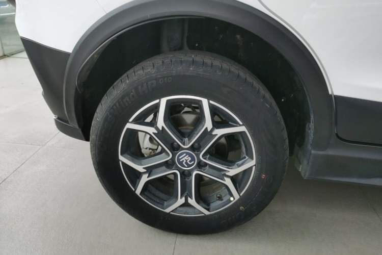 Used BYD Yuan Pro 2023 401KM Luxury Version Right Rear Wheel Hub