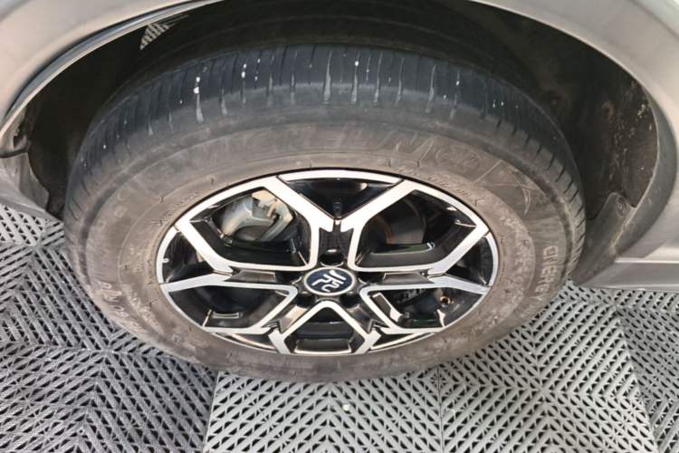 Used BYD Yuan Pro 2023 401 km Deluxe Version Right Rear Wheel Hub