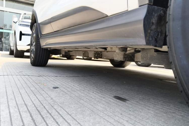 Used BYD Yuan Pro 2023 401KM Luxury Version Right Side Sill