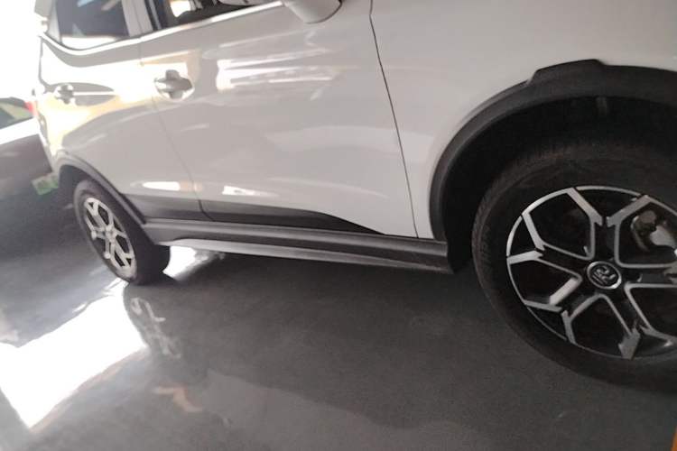 Used BYD Yuan Pro 2023 401 km Deluxe Version Right Side Sill