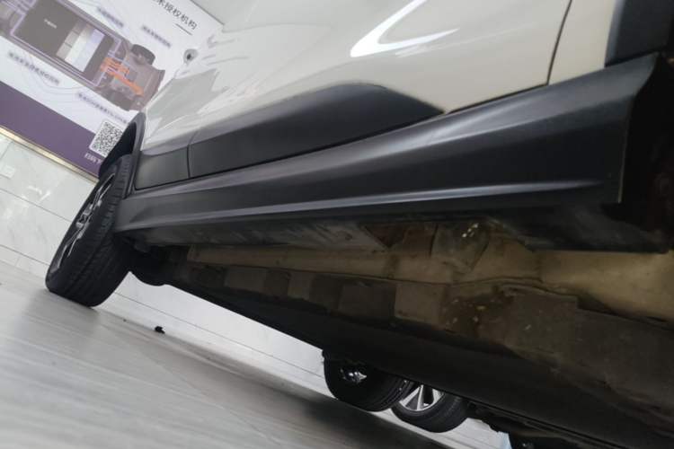 Used BYD Yuan Pro 2023 401KM Luxury Version Right Side Sill