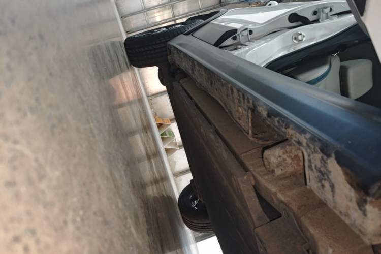 Used BYD Yuan Pro 2023 320KM Luxury Version Right Side Sill