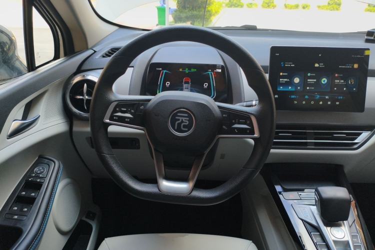 Used BYD Yuan Pro 2023 320KM Luxury Version Steering Wheel