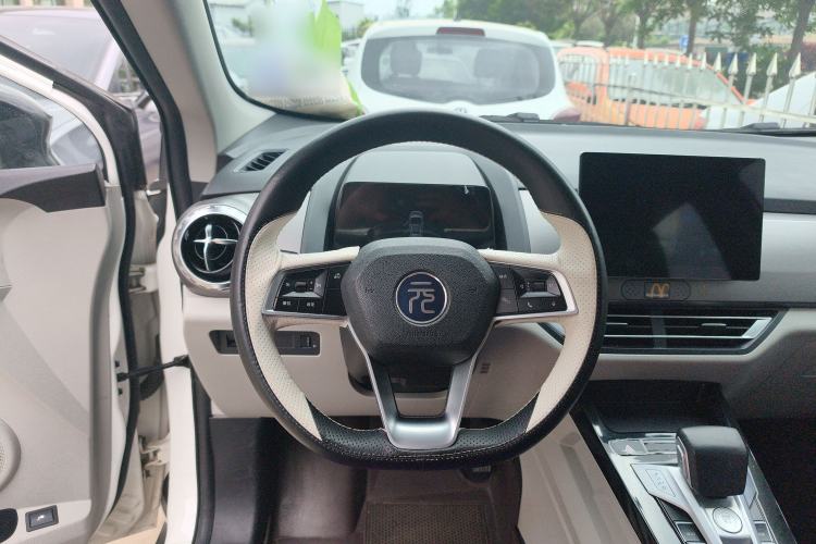 Used BYD Yuan Pro 2023 320KM Luxury Version Steering Wheel