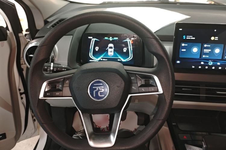 Used BYD Yuan Pro 2023 320KM Luxury Version Steering Wheel