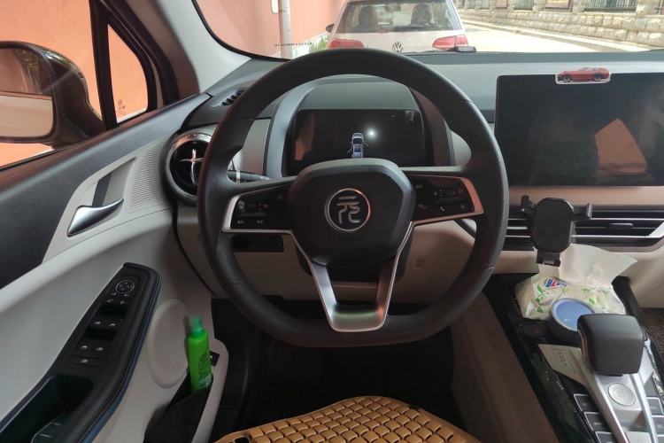 Used BYD Yuan Pro 2023 320KM Luxury Version Steering Wheel