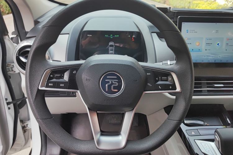 Used BYD Yuan Pro 2023 320KM Luxury Version Steering Wheel