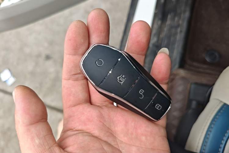 Used BYD Yuan Pro 2023 401KM Luxury Version Vehicle Key