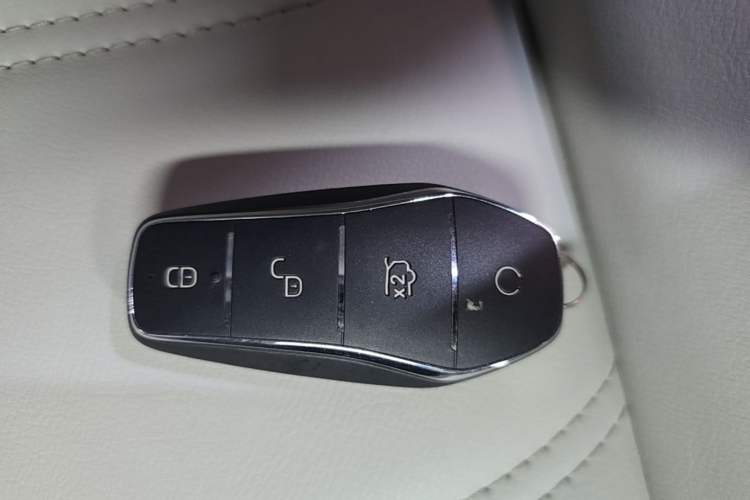 Used BYD Yuan Pro 2023 401KM Luxury Version Vehicle Key