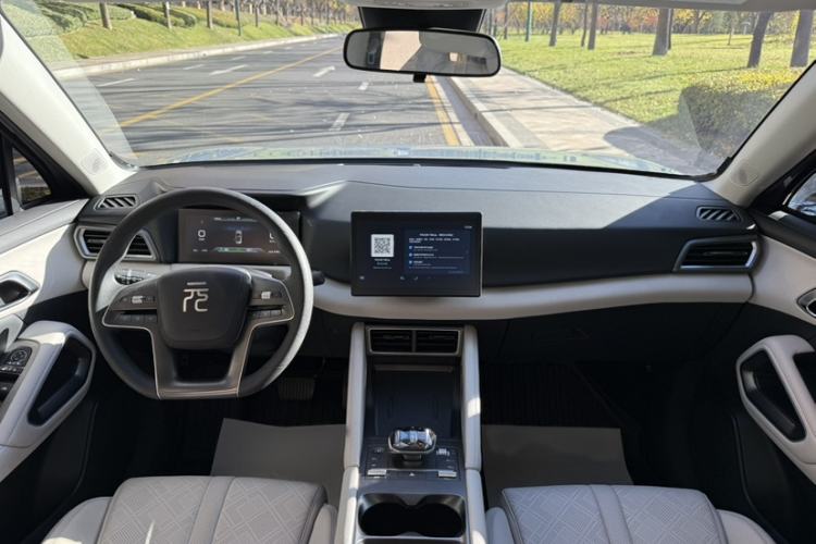 Used BYD Yuan UP 2024 401 km Active Version Interior 1