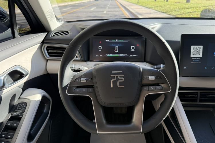 Used BYD Yuan UP 2024 401 km Active Version Interior 4