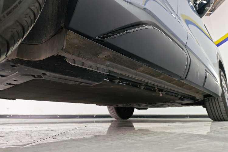 Used BYD Yuan UP 2024 401 km Active Version Right Side Sill