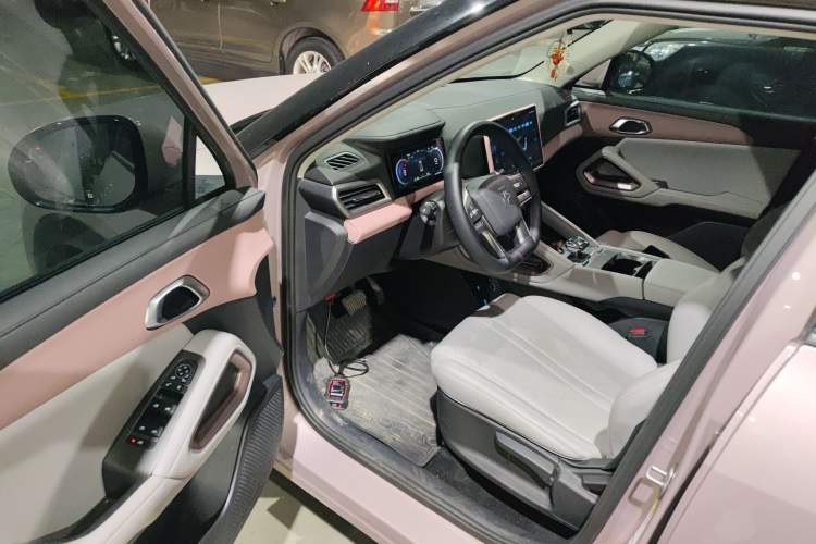 Used BYD Yuan UP 2024 401KM Leading Edition Driver Seat