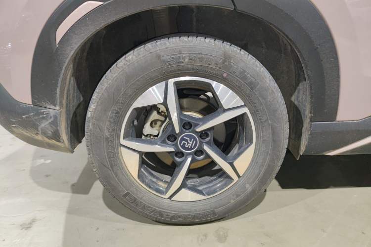 Used BYD Yuan UP 2024 401KM Leading Edition Right Rear Wheel Hub