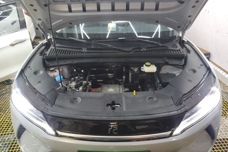 Used BYD Yuan UP 2025 Intelligent Driving Version 401 KM Dynamic Edition Engine Bay
