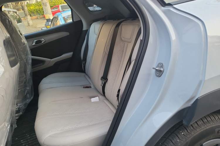 Used BYD Yuan UP 2025 Intelligent Driving Version 401 KM Dynamic Edition Left Rear Seat