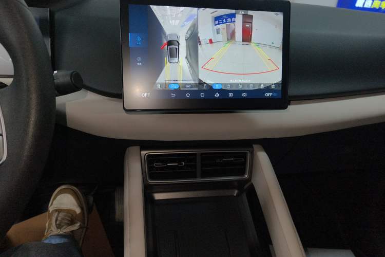 Used BYD Yuan UP 2024 401 km Active Version Audio And AC Panel